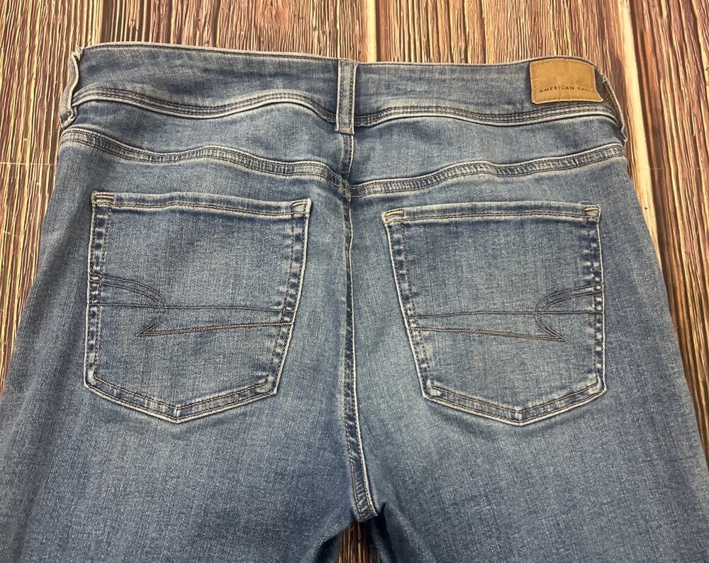 American Eagle 🌺 Kick Boot Light Wash Jeans Womens Size 8 Short Super Stretch